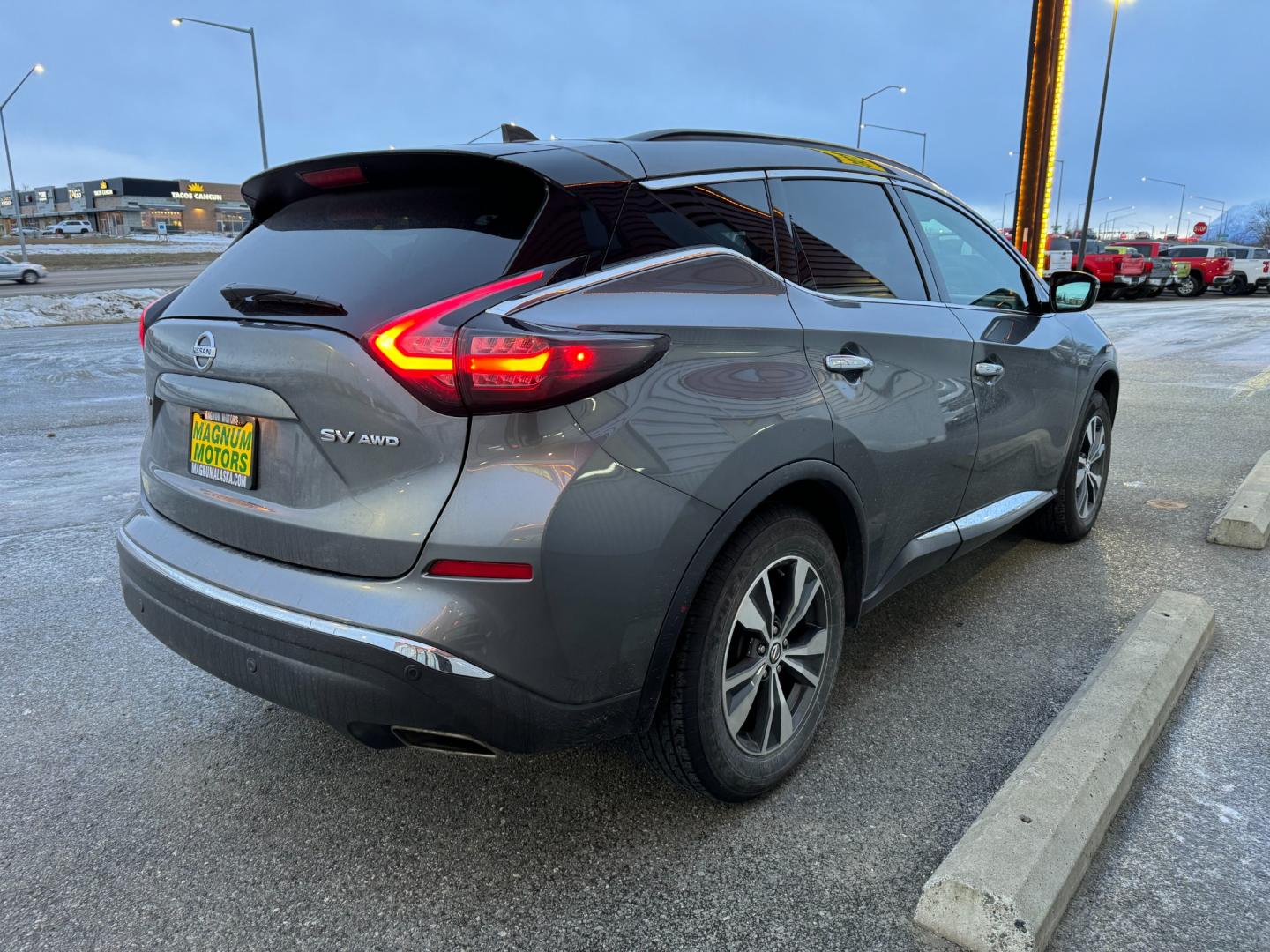 2021 Gray /Black Nissan Murano SV AWD (5N1AZ2BS1MC) with an 3.5L V6 DOHC 24V engine, CVT transmission, located at 1960 Industrial Drive, Wasilla, 99654, (907) 274-2277, 61.573475, -149.400146 - Photo#5